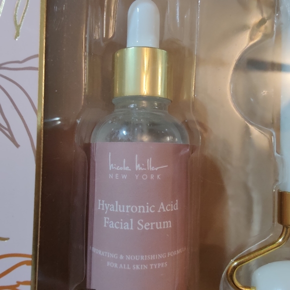 NIB Nicole Miller Facial Roller and Serum. - Picture 6 of 6